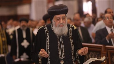 البابا تواضروس يترأس صلوات الجمعة العظيمة بالكاتدرائية المرقسية بالعباسية