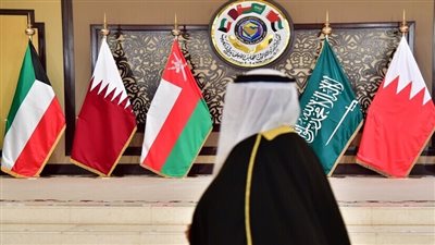 الجارديان: دول الخليج تعيد صياغة استراتيجيتها الامنية وسط تداعيات الحرب على إيران 