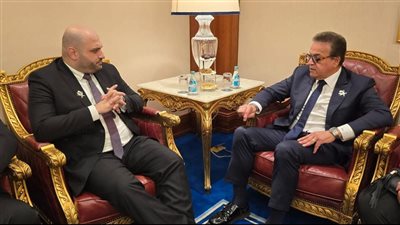 بتوجيهات رئاسية.. وزير الصحة يتواصل مع نظيريه الكويتي واللبناني لعرض الدعم للأشقاء