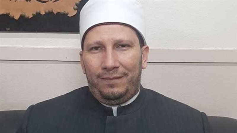 الدكتور عبدالعزيز