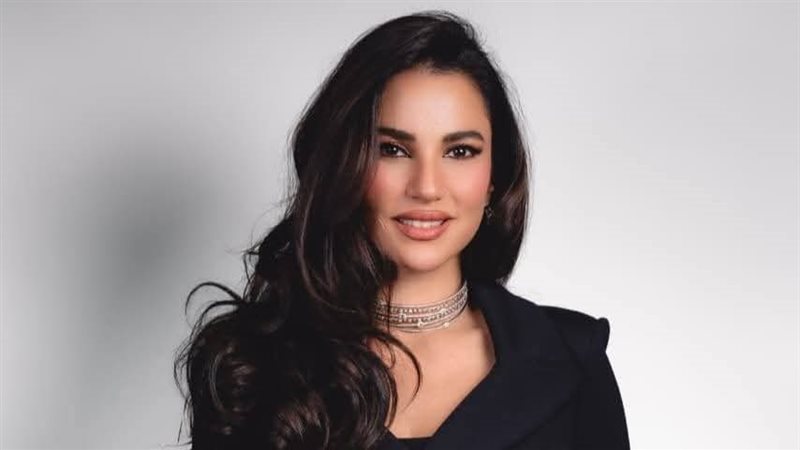الفنانة درة 