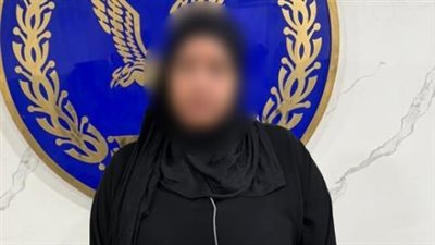 ضبط سيدة بالمنيا مطلوب التنفيذ عليها في 51 حكمًا قضائيًا 