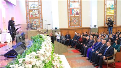 نائبًا عن رئيس الوزراء.. محافظ القاهرة يشارك الطائفة الإنجيلية احتفالات عيد القيامة