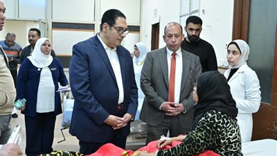 جولة لرئيس جامعة القاهرة للاطمئنان على حالة مرضى مستشفى الاستقبال والطوارئ