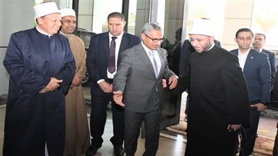 احتفالًا بالعيد القومي.. محافظ بني سويف يستقبل وزير الأوقاف
