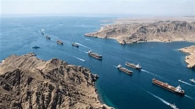 الحرس الثوري: سنتصدى بحزم لعبور القطع العسكرية من مضيق هرمز.. وبلومبرج: كافة التحركات تحت توجيهات إيران