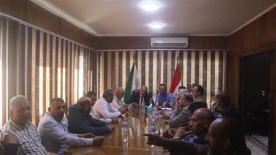 اجتماع تنسيقي بين جهاز تنظيم المخلفات وهيئة نظافة الجيزة مع شركات المخلفات