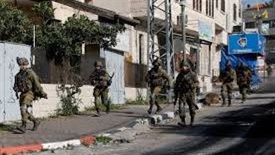إصابة 3 شباب فلسطينيين وطفل برصاص الاحتلال الإسرائيلي في الخليل ونابلس