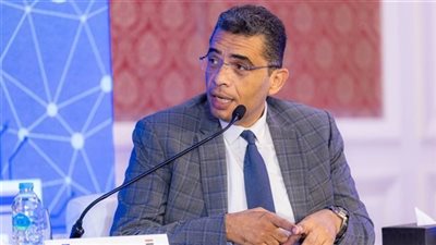 محافظ البحر الأحمر يوجه بسرعة الانتهاء من محطة تحلية المياه الجديدة بسفاجا