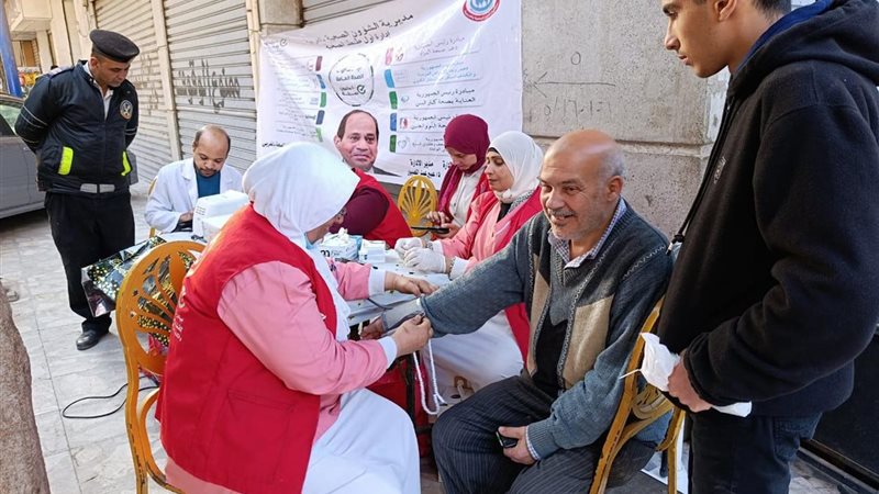 جانب من الفرق الطبية
