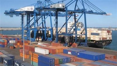 ميناء دمياط يتداول 28 سفينة للحاويات والبضائع العامة