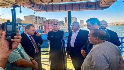 محافظ سوهاج يتابع موقف حادث سقوط سيارة في نهر النيل بالمراغة