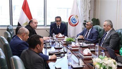وزير الصحة يبحث التعاون في إنشاء المدينة الطبية بالعاصمة الجديدة
