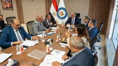 وزير البترول يلتقي أعضاء مجلسي النواب والشيوخ