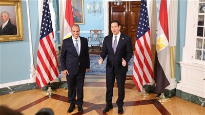 وزير الخارجية يبحث مع نظيره الأمريكي تعزيز العلاقات الثنائية والقضايا الإقليمية