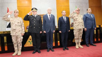 محافظ المنوفية ومدير جمعية المحاربين يشهدان تكريم أسر شهداء ومصابي العمليات الحربية
