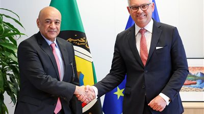 الأمين العام لمجلس التعاون يبحث مع مسؤول أوروبي آخر المستجدات في المنطقة