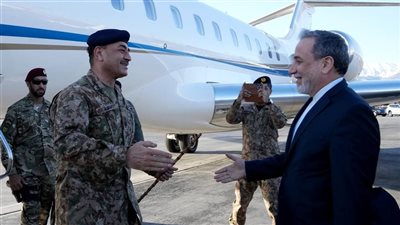 قائد الجيش الباكستاني يصل إلى طهران