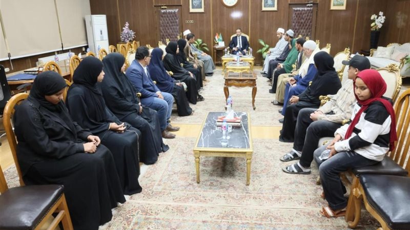 محافظ المنوفية مع