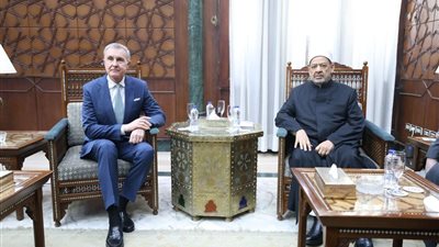 شيخ الأزهر يستقبل الأمير الروماني رادو.. ويؤكد: عالم اليوم في حاجة لتقارب الشعوب