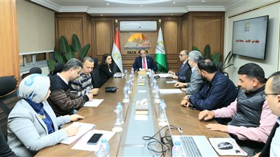 محافظ الجيزة يبحث مشروعات حي الطالبية وتحسين الخدمات والبنية التحتية