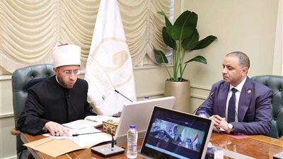 وزير الأوقاف يناقش خطط تعظيم عوائد الوقف وتطوير آليات الاستثمار