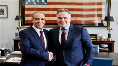 وزير الخارجية يلتقي رئيس لجنة الشرق الأوسط بمجلس الشيوخ الأمريكي