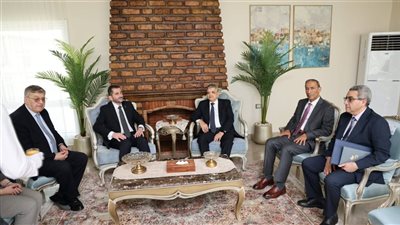 الفريق أسامة ربيع يلتقي الأمين العام لغرفة الملاحة الدولية لبحث سبل تعزيز التعاون المشترك