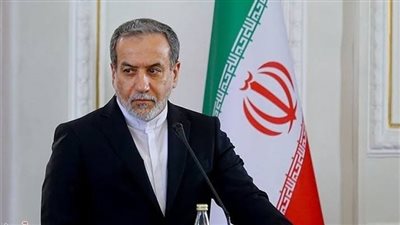 وزير الخارجية الإيراني: فتح المرور الكامل لجميع السفن التجارية عبر مضيق هرمز