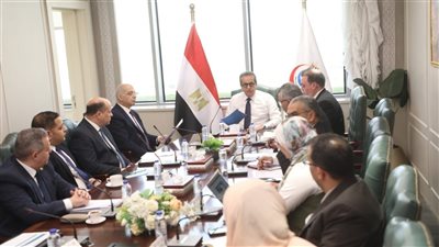 وزير الصحة يتابع مستجدات المشروعات الإنشائية والتحول الرقمي