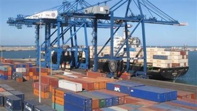 ميناء دمياط يتداول 25 سفينة للحاويات والبضائع العامة