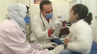 فحص 435 ألف طالب وطالبة بالمدارس الابتدائية بالمنيا