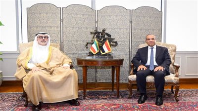 وزيرا خارجية مصر والكويت يعقدان مشاورات سياسية بالقاهرة