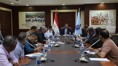 محافظ البحر الأحمر يعقد اجتماعاً موسعاً مع هيئة المثلث الذهبي 