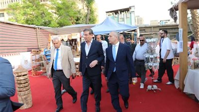 وزير الزراعة يتفقد معرض زهور الربيع ويؤكد دعم المنتجين وتطوير القطاع الزراعي