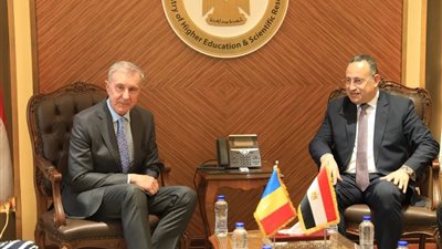 وزير التعليم العالي يبحث مع أمير رومانيا تعزيز التعاون وتبادل المنح الدراسية
