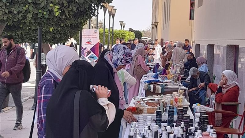 جانب من مشاركة المحافظة