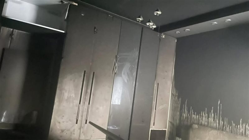 الوحدة السكنية المحترقة