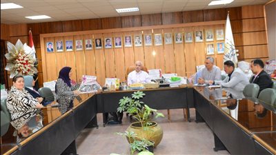 مجلس إدارة مركز النيل للتنوير والإشعاع الحضاري بجامعة أسيوط يناقش إطلاق مبادرة 
