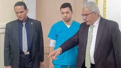 نائبا رئيس جامعة الأزهر يتفقدان مستشفى الحسين والزهراء ليلًا 