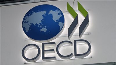 منظمة التعاون الاقتصادي والتنمية: مواصلة الاستثمار في قناة السويس لتحقيق التوازن عالميًا