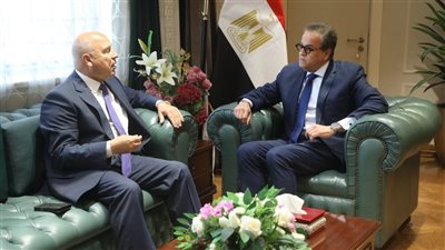 وزيرا الصحة والنقل يناقشان تعزيز كفاءة سلاسل الإمداد الدوائي ودعم الجهود الإنسانية