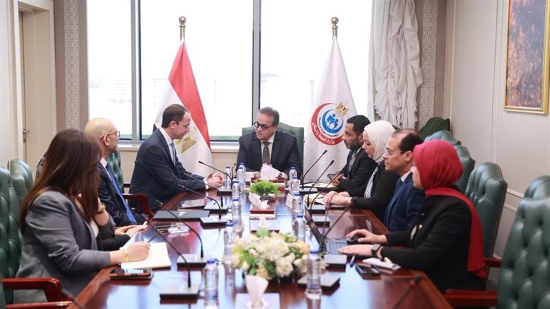 وزير الصحة في الاجتماع