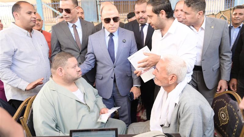 محافظ الغربية خلال