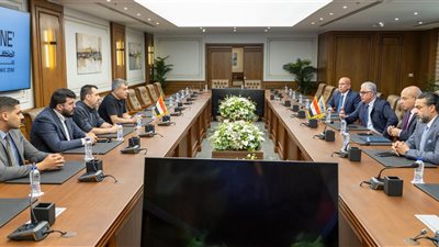 باستثمارات 16.5 مليون دولار.. اقتصادية قناة السويس توقّع عقدًا جديدًا لمصنع ملابس تركي 