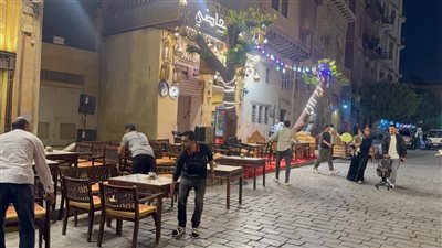 حملات ليلية مكبرة لرفع الاشغالات بالزمالك وشارع المعز