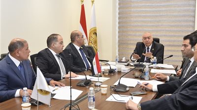 نقل النواب تناقش مشكلات الطرق والسكة الحديد بالصعيد