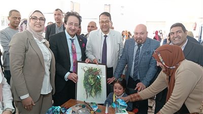 «الرسم على الأحجار والأخشاب» فى المهرجان الفني الأول بكلية التربية النوعية بطنطا