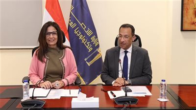 الثقافة والاتصالات توحدان المسار الرقمي: الذكاء الاصطناعي يقود ترجمة الكتب وإنتاجها صوتيًا