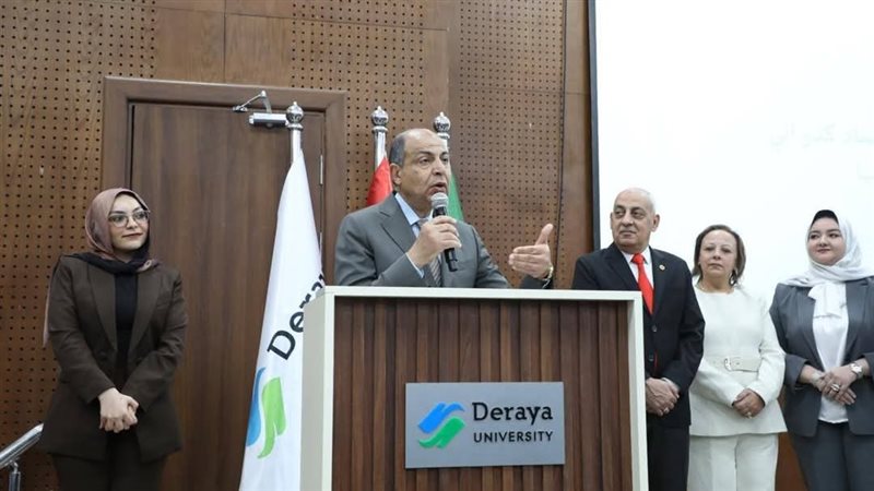 محافظ المنيا خلال
